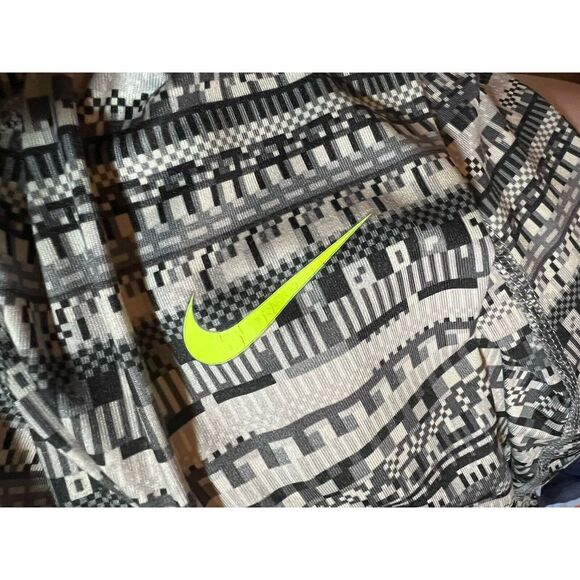 Nike Pro Pullover Womans Medium Gray Aztec Half‎ Zip Mock Neck Pullover - Picture 2 of 6